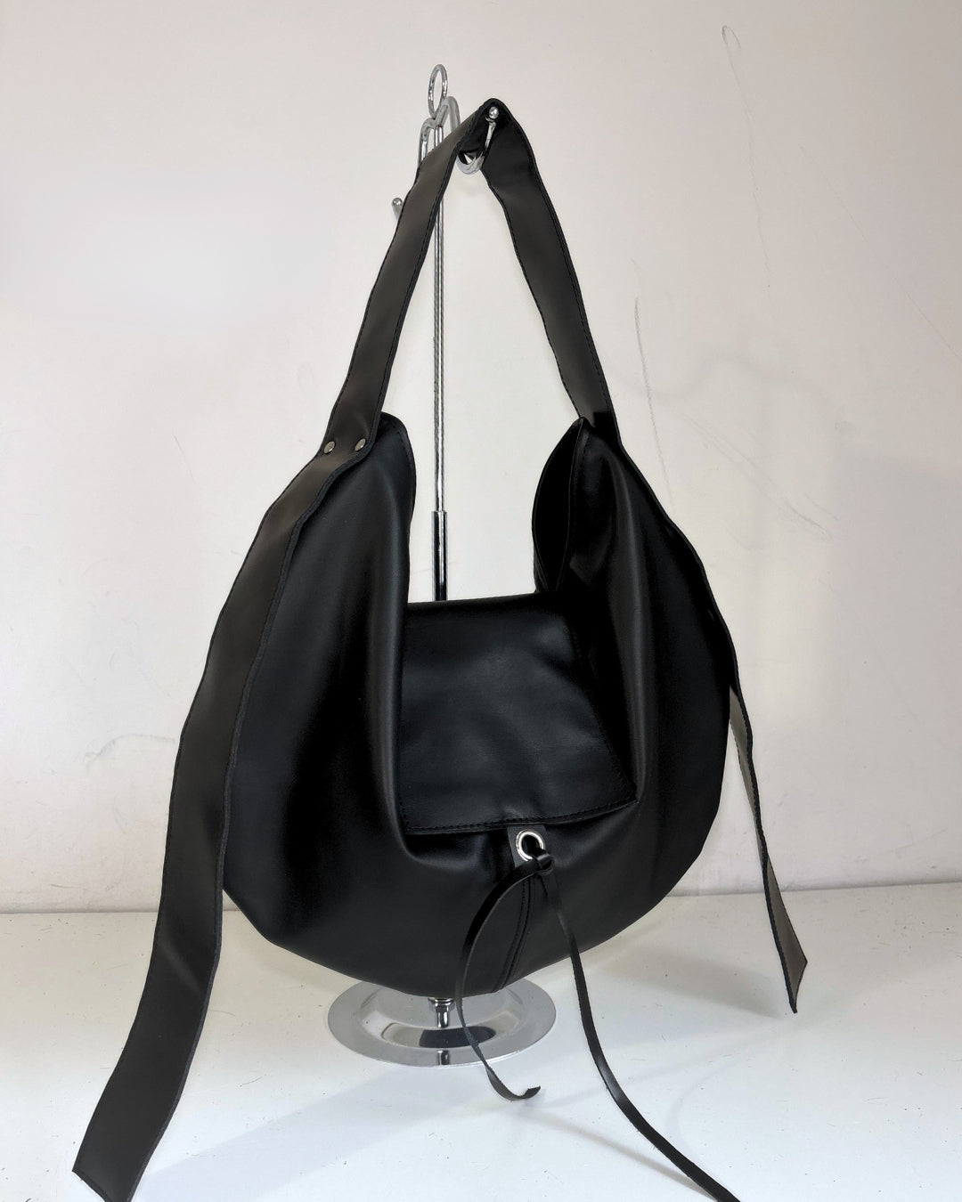 HOBO BAG BLACK LEATHER