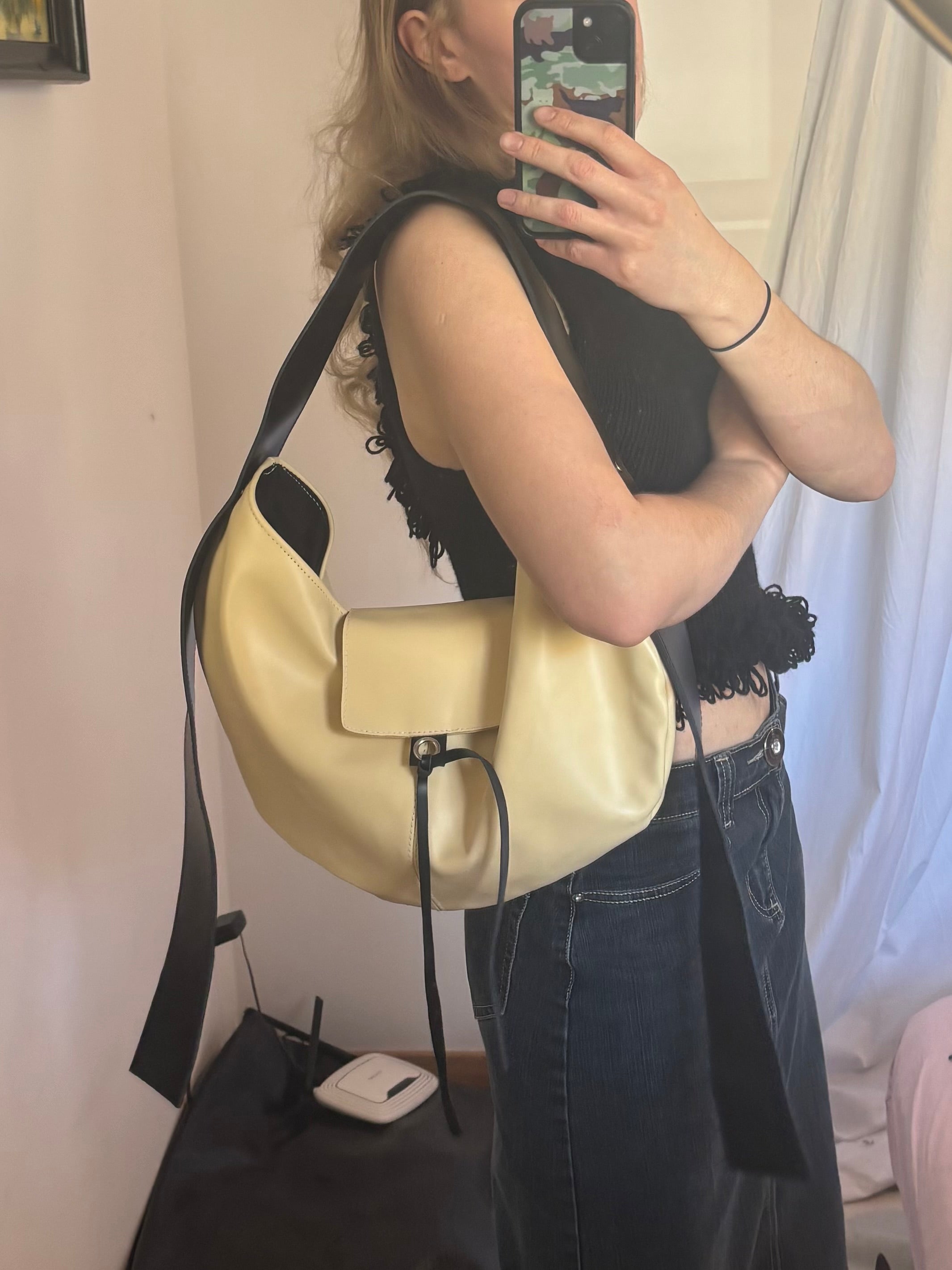 HOBO BAG BUTTER YELLOW