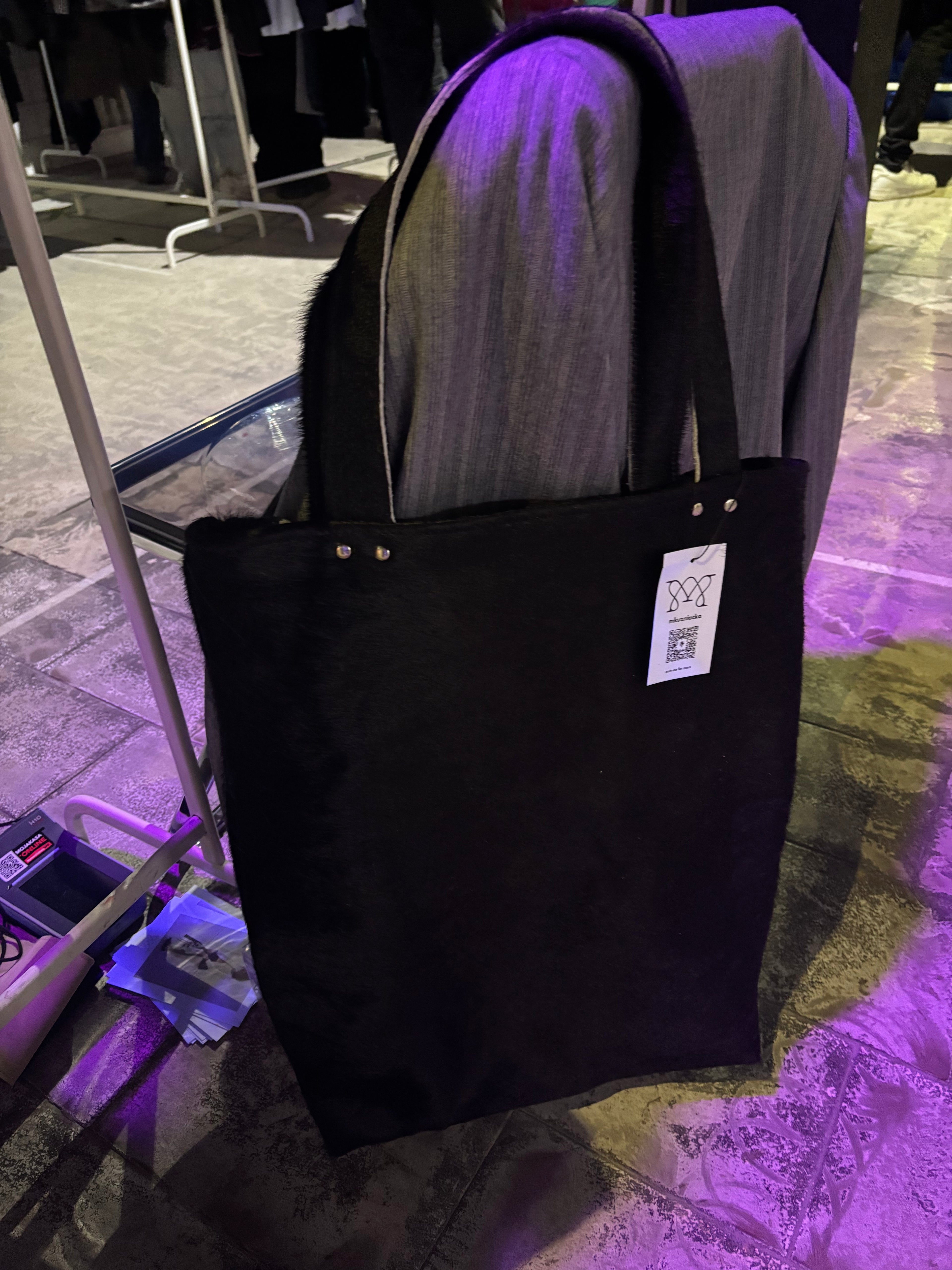 SHOPPER BAG BLACK COW HAIR